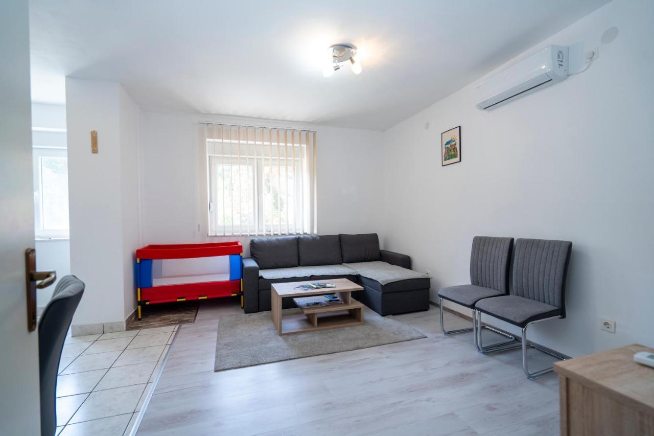 Apartman Curcic Knin Eksteriør bilde